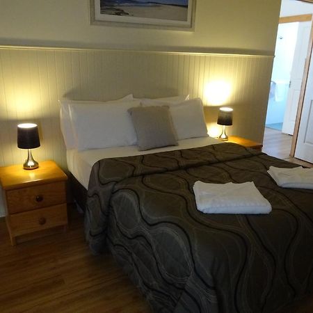 Caseys Beach Holiday Park Sunshine Bay Bagian luar foto