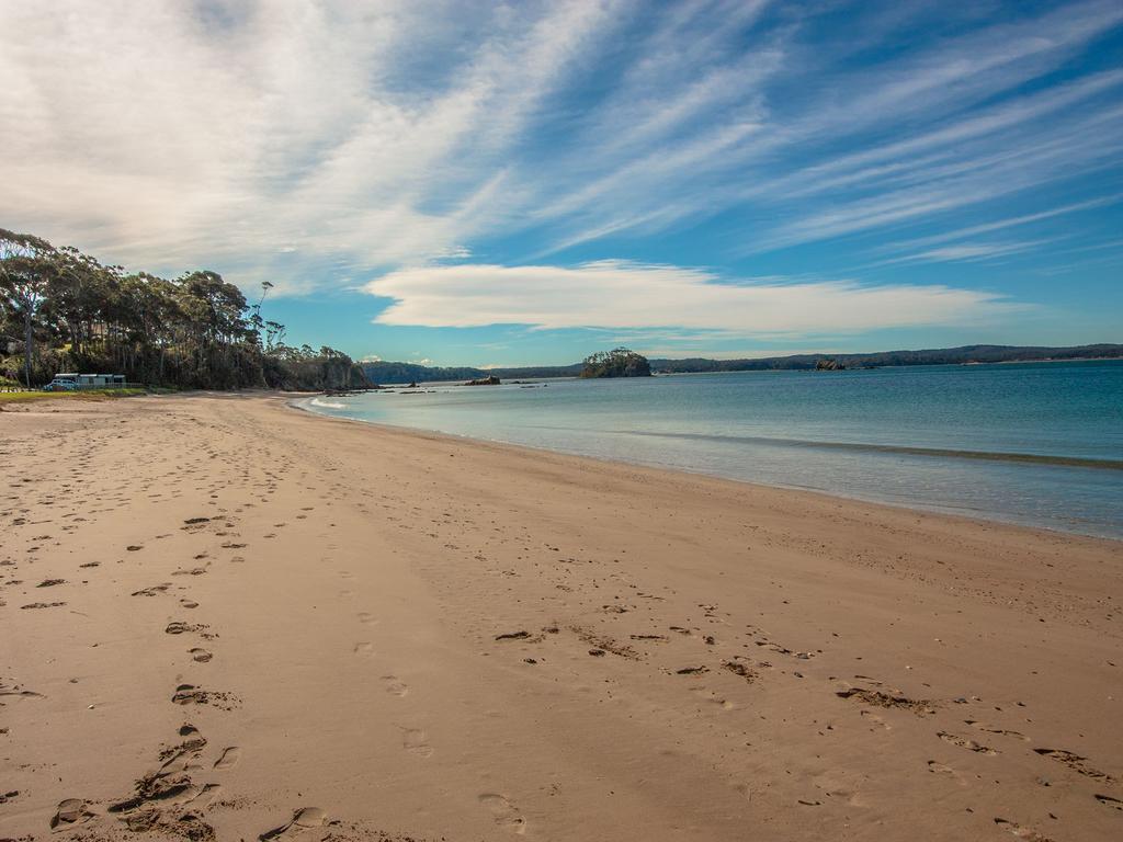 Caseys Beach Holiday Park Sunshine Bay Bagian luar foto