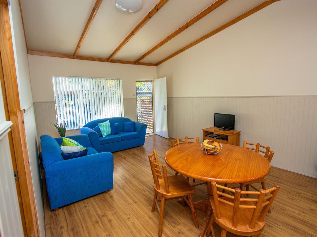 Caseys Beach Holiday Park Sunshine Bay Ruang foto