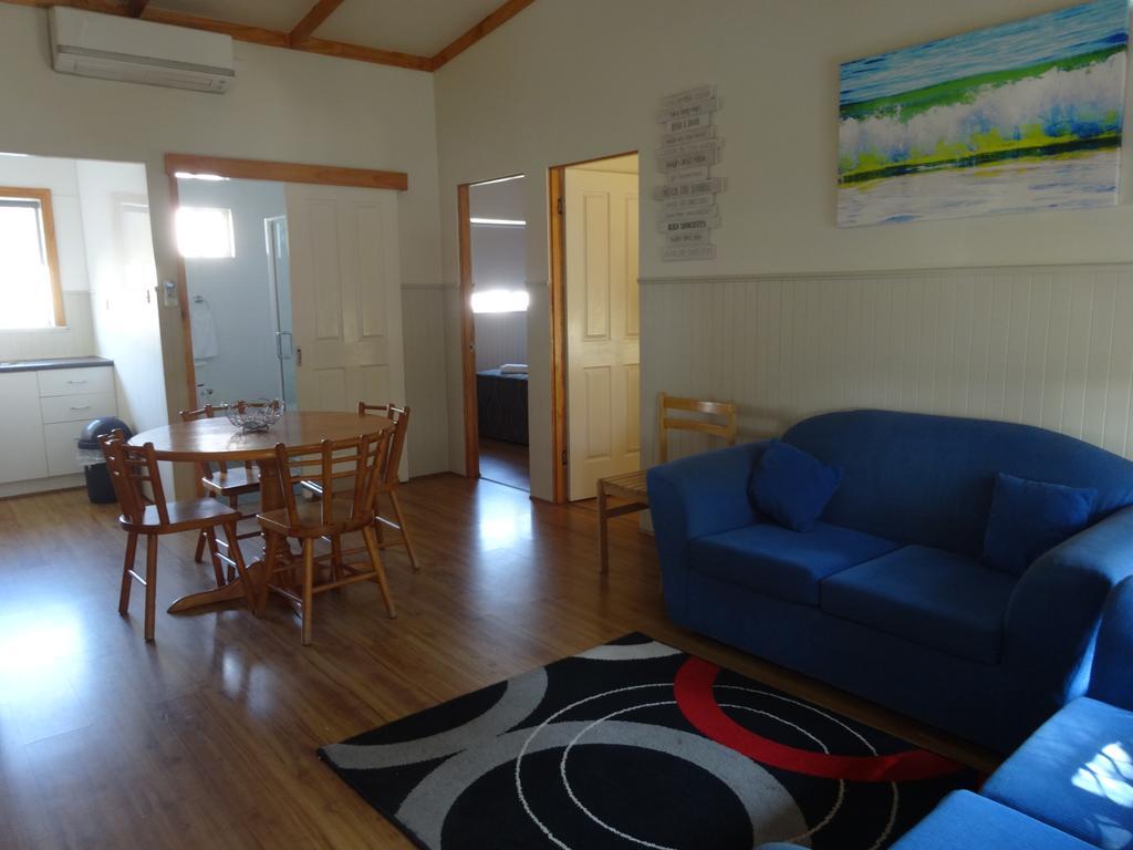 Caseys Beach Holiday Park Sunshine Bay Bagian luar foto
