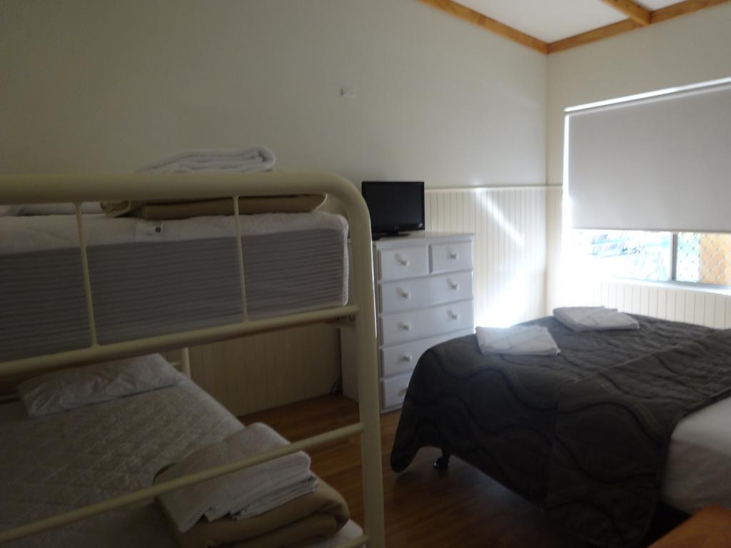 Caseys Beach Holiday Park Sunshine Bay Bagian luar foto