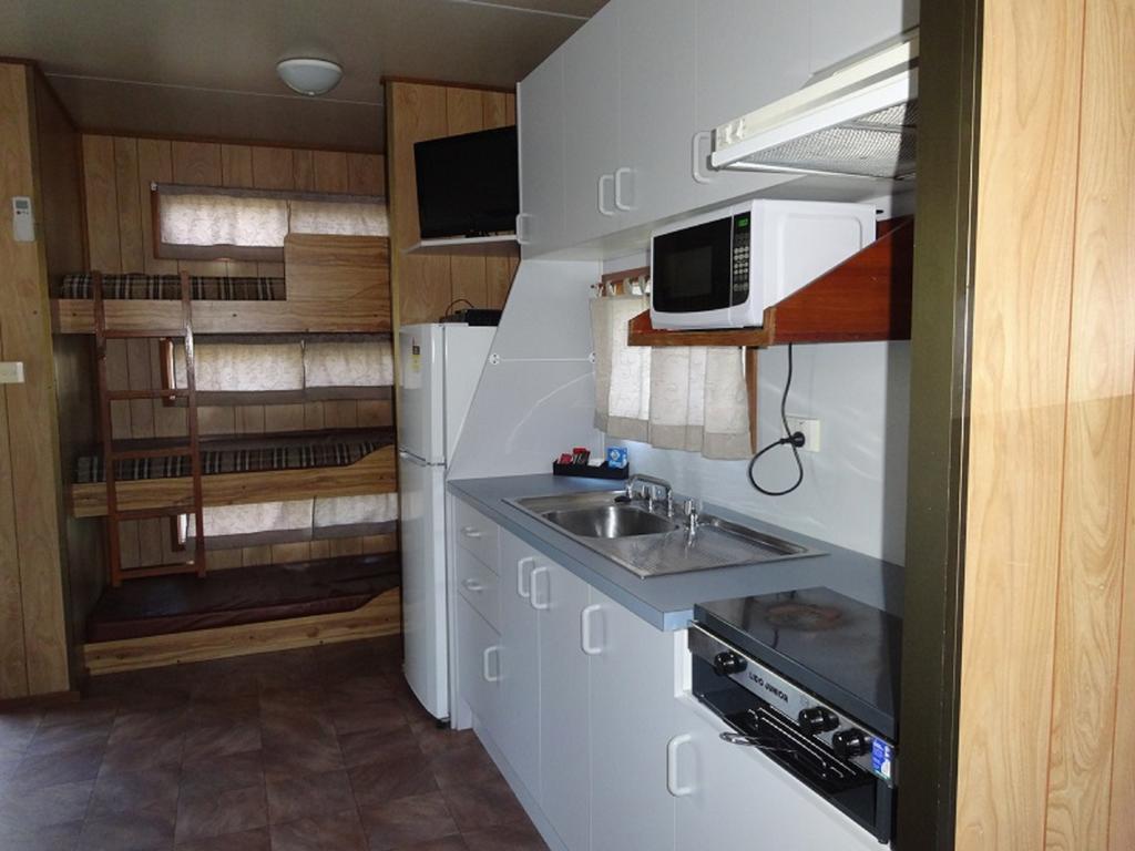 Caseys Beach Holiday Park Sunshine Bay Bagian luar foto