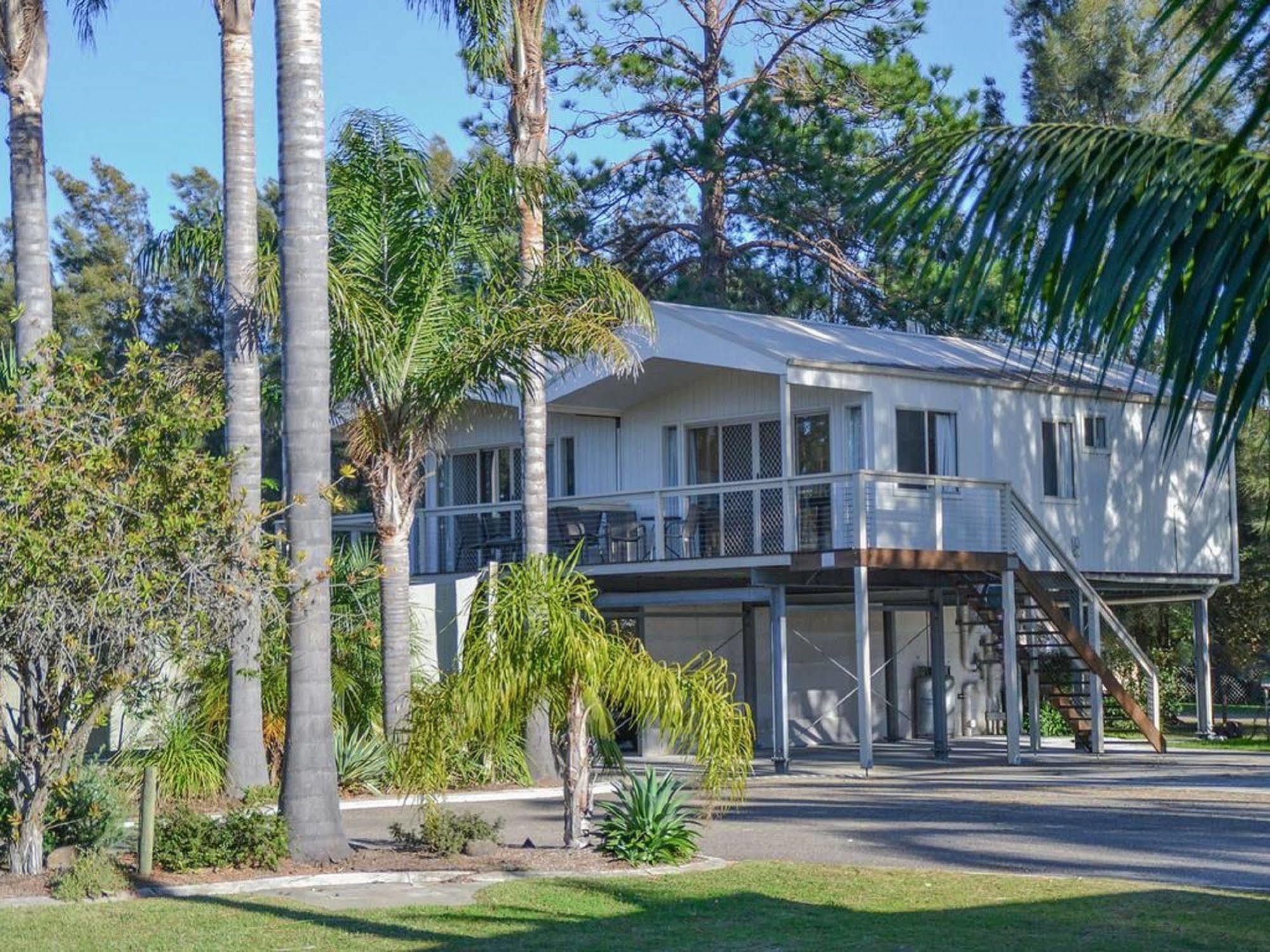 Caseys Beach Holiday Park Sunshine Bay Bagian luar foto