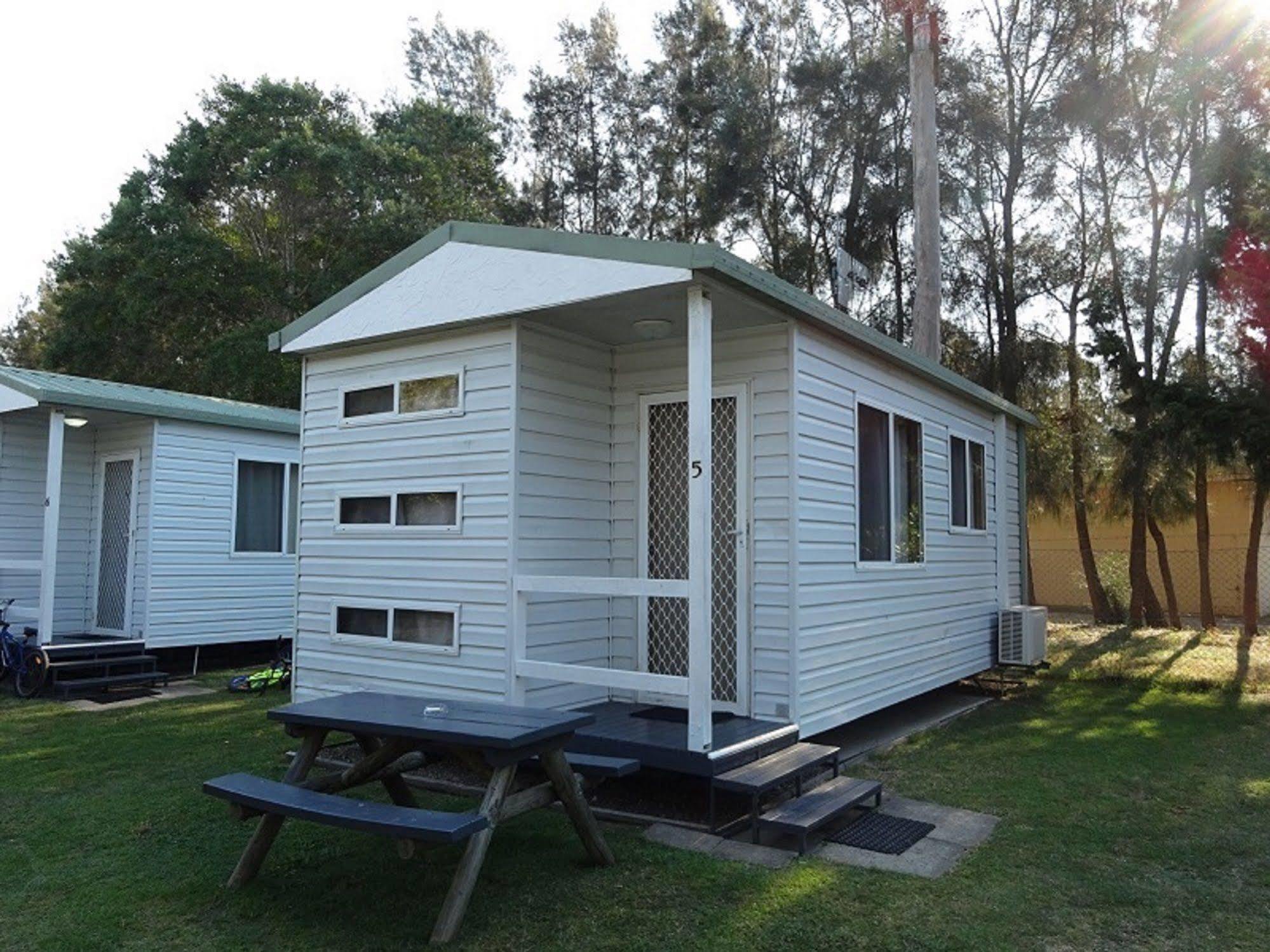Caseys Beach Holiday Park Sunshine Bay Bagian luar foto