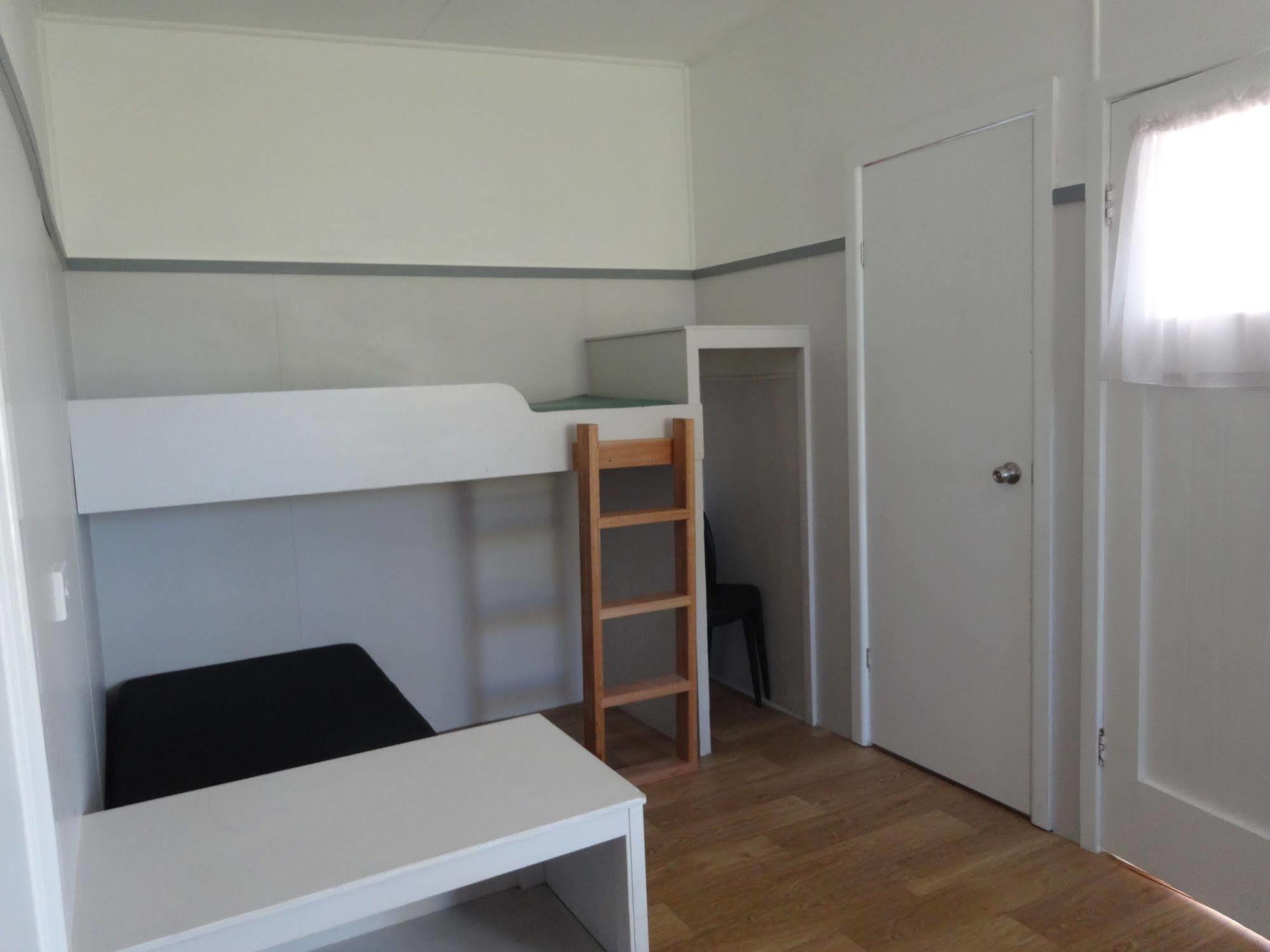 Caseys Beach Holiday Park Sunshine Bay Bagian luar foto