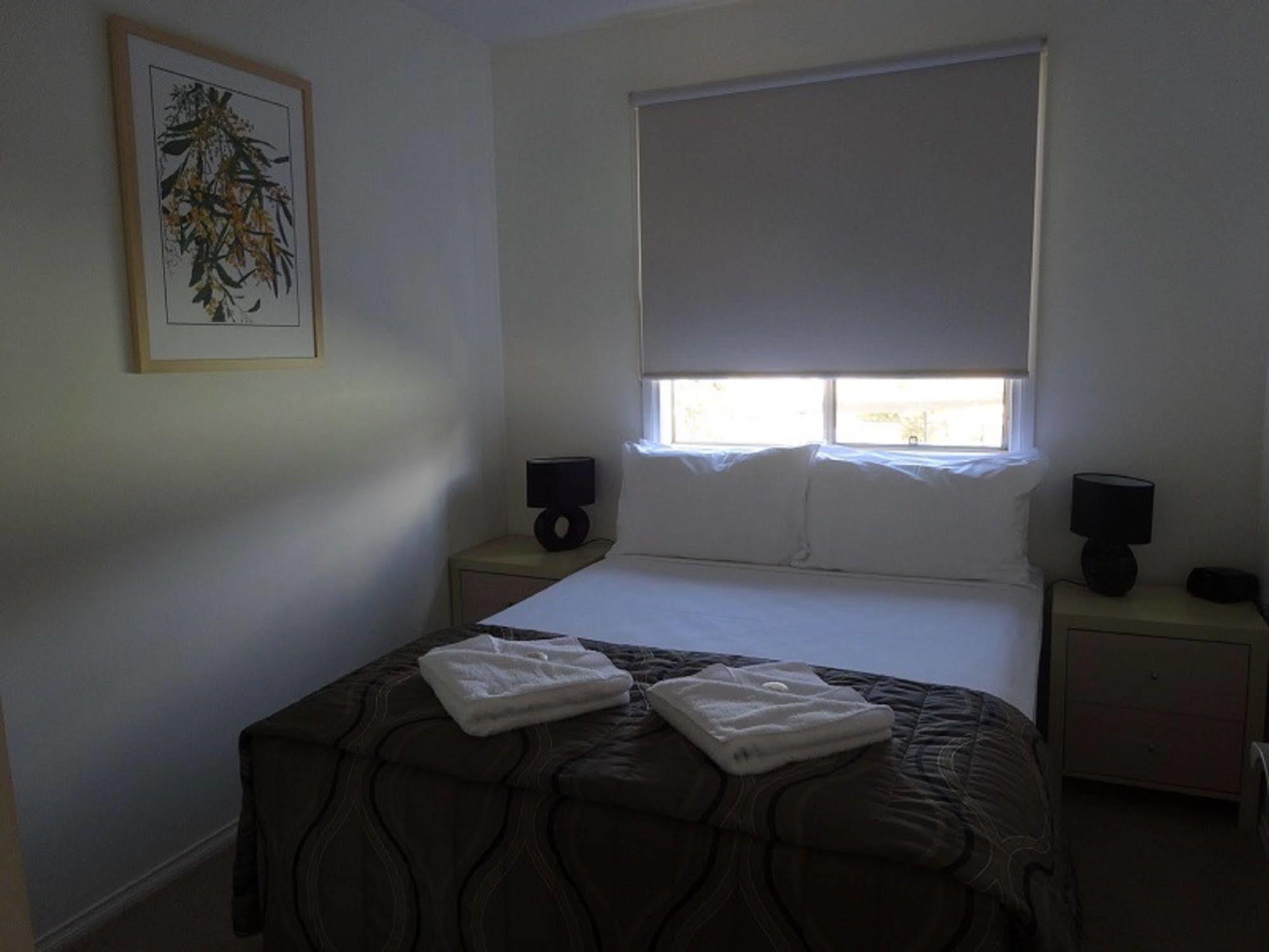Caseys Beach Holiday Park Sunshine Bay Bagian luar foto