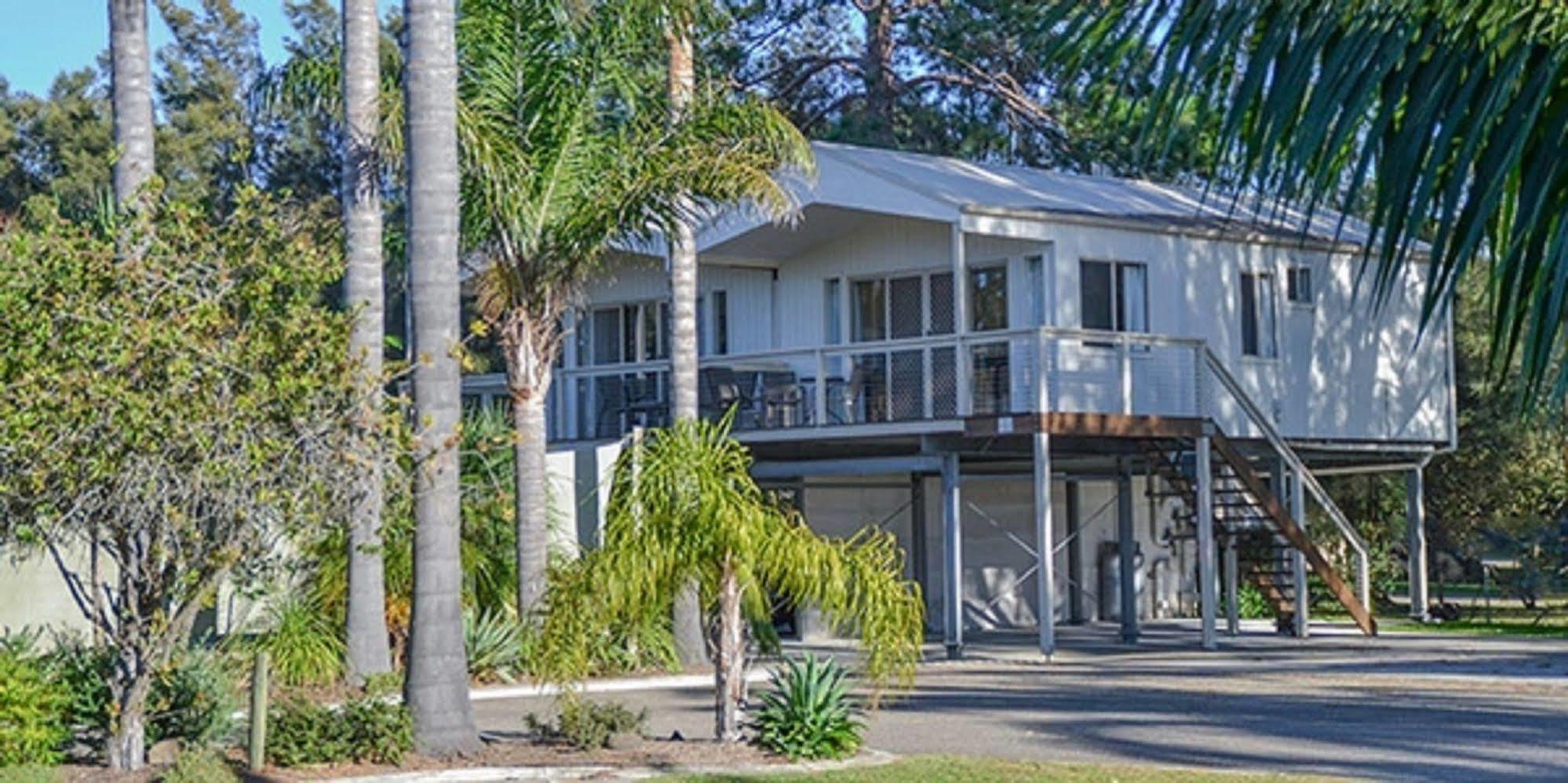 Caseys Beach Holiday Park Sunshine Bay Bagian luar foto